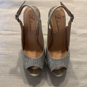 Lauren Lorraine size 6 silver bling wedges
